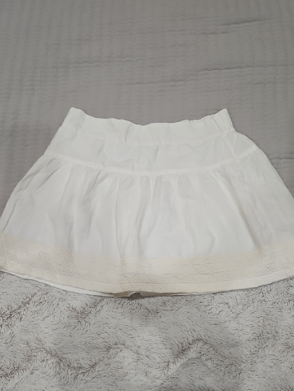American Eagle Outfitters White Tiered Skirt with Lace Trim